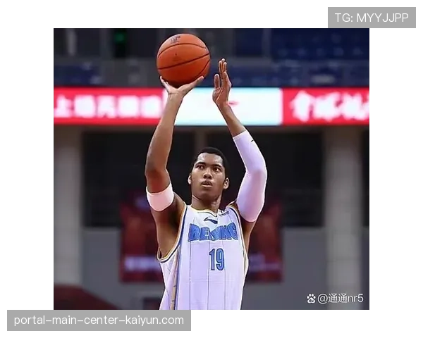 深圳队采用外援持球加本土无球双核模式 快攻优先策略破解上海内线优势